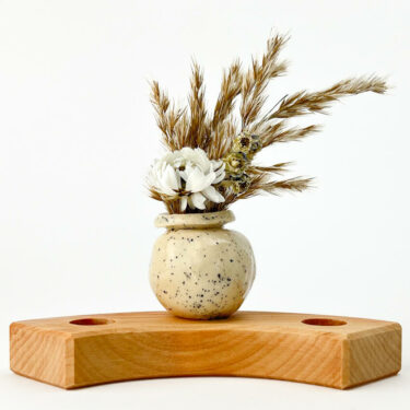 Wit met spikkels kraagvaasje steker Wit met spikkels kraagvaasje steker