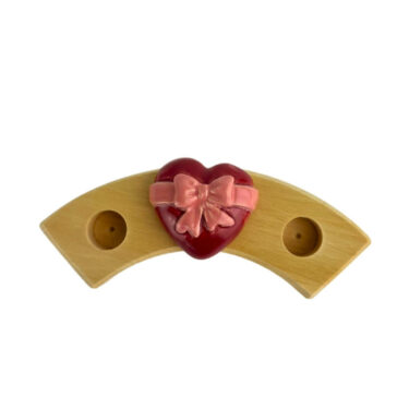 Hart met strik steker