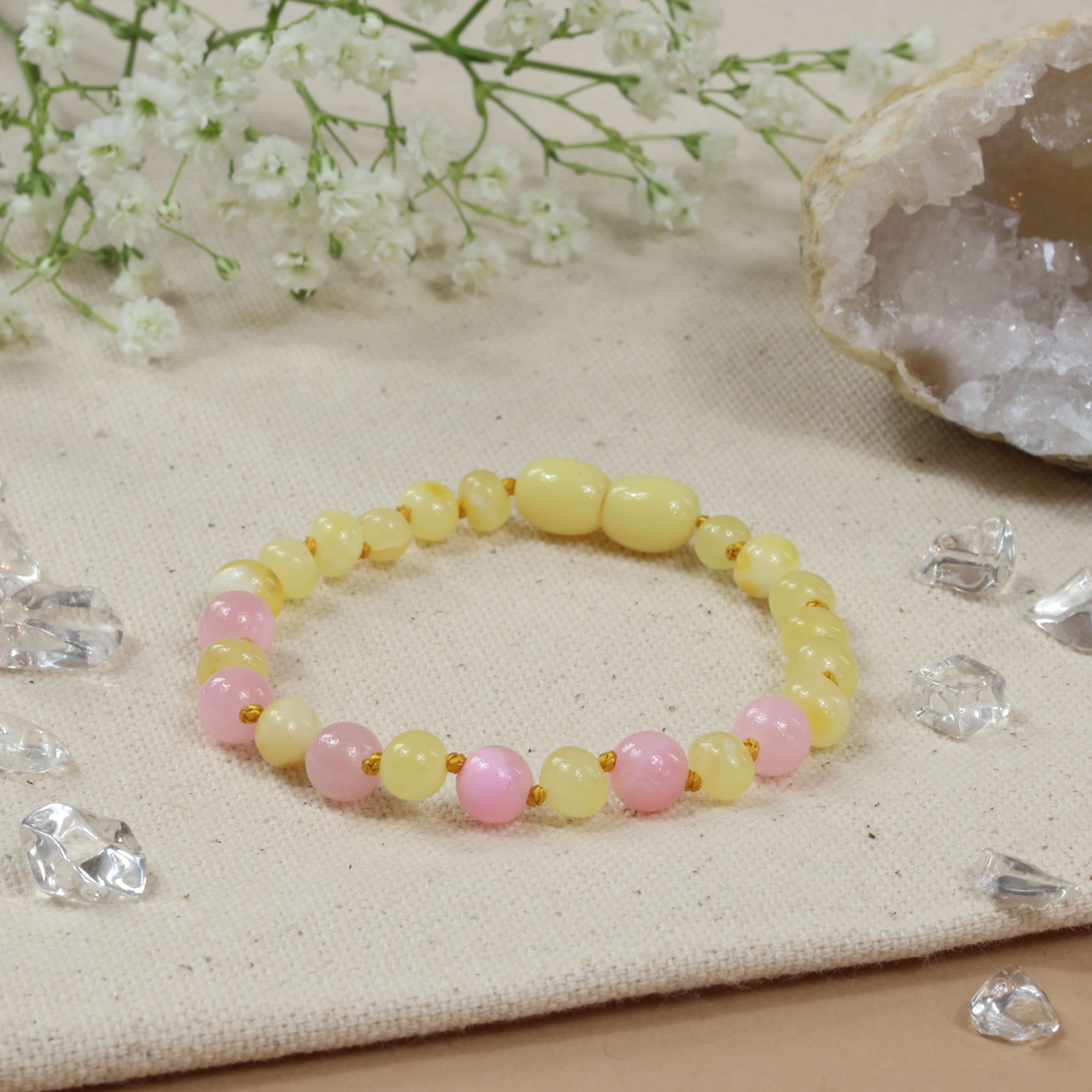Baby Natura Barnsteen armband baby/peuter milk pink jade Baby Natura Barnsteen armband baby/peuter milk pink jade